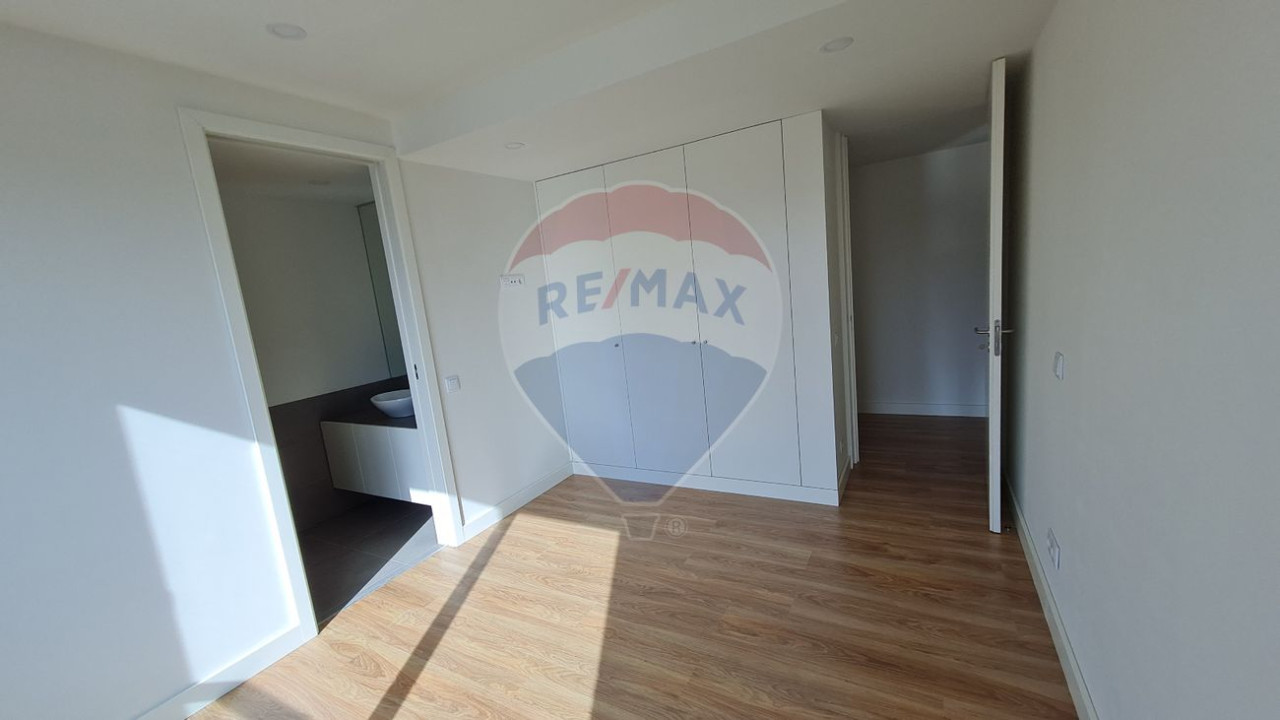 Apartamento T2 para Venda em Faro (Sé e São Pedro) Foto 22
