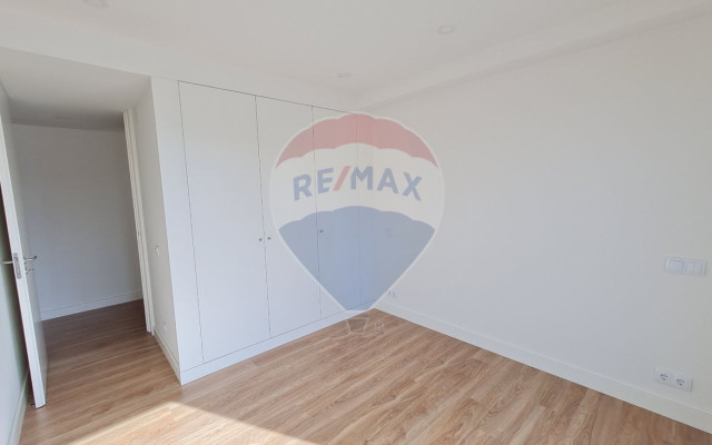 Apartamento T2 para Venda em Faro (Sé e São Pedro)