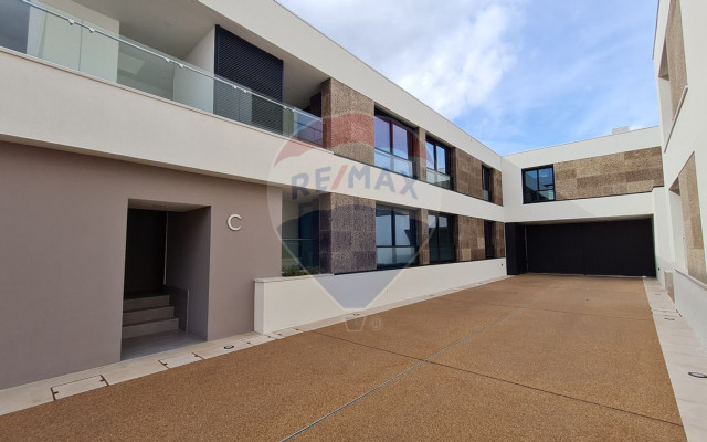 Apartamento T2 para Venda em Faro (Sé e São Pedro)