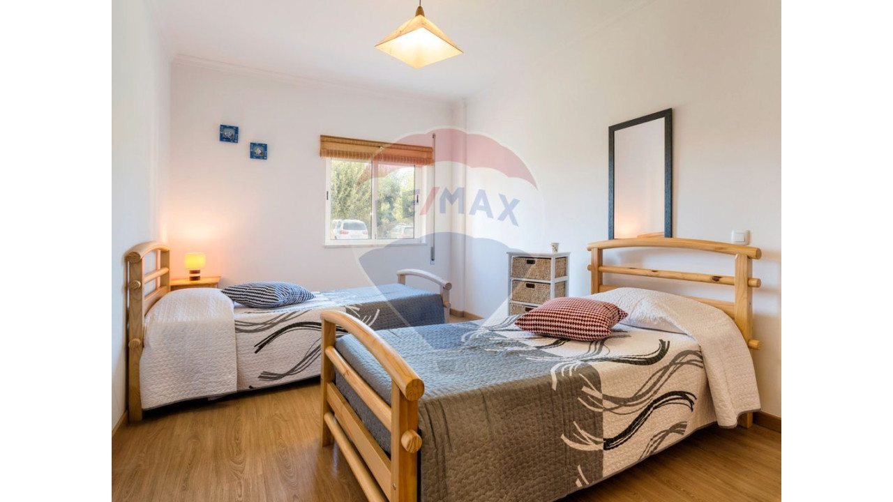 Apartamento T2 para Venda em Quarteira Foto 6