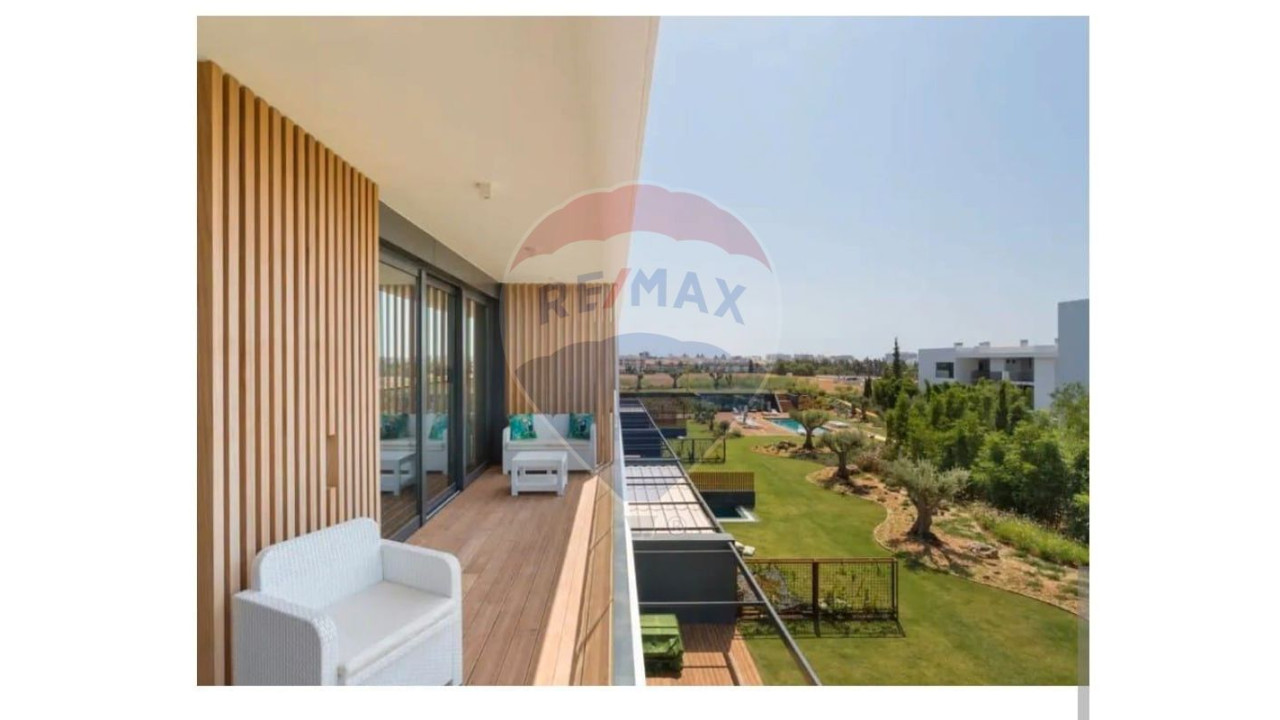 Apartamento T1 para Venda em Quarteira Foto 5