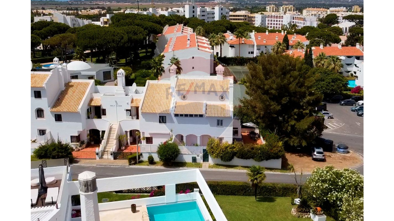 Moradia T3 para Venda em Quarteira Foto 27