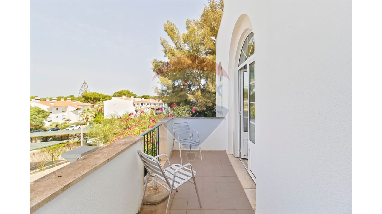 Moradia T3 para Venda em Quarteira Foto 9