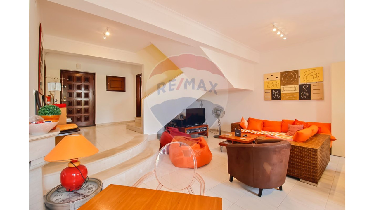 Moradia T3 para Venda em Quarteira Foto 4