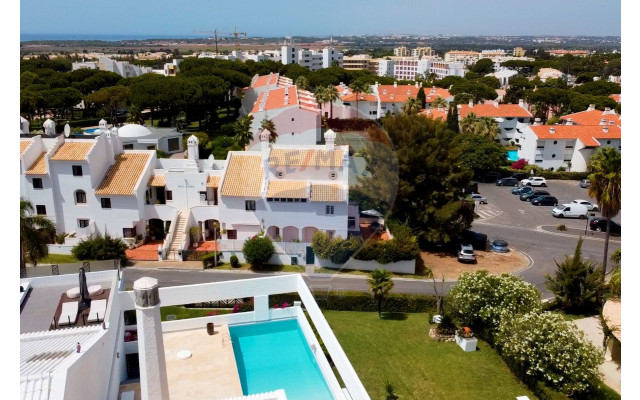 Moradia T3 para Venda em Quarteira