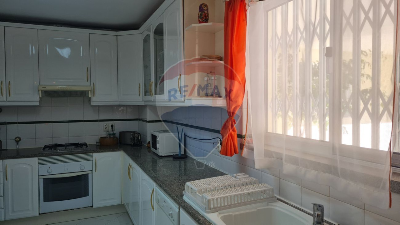 Apartamento T2 para Venda em Quarteira Foto 17