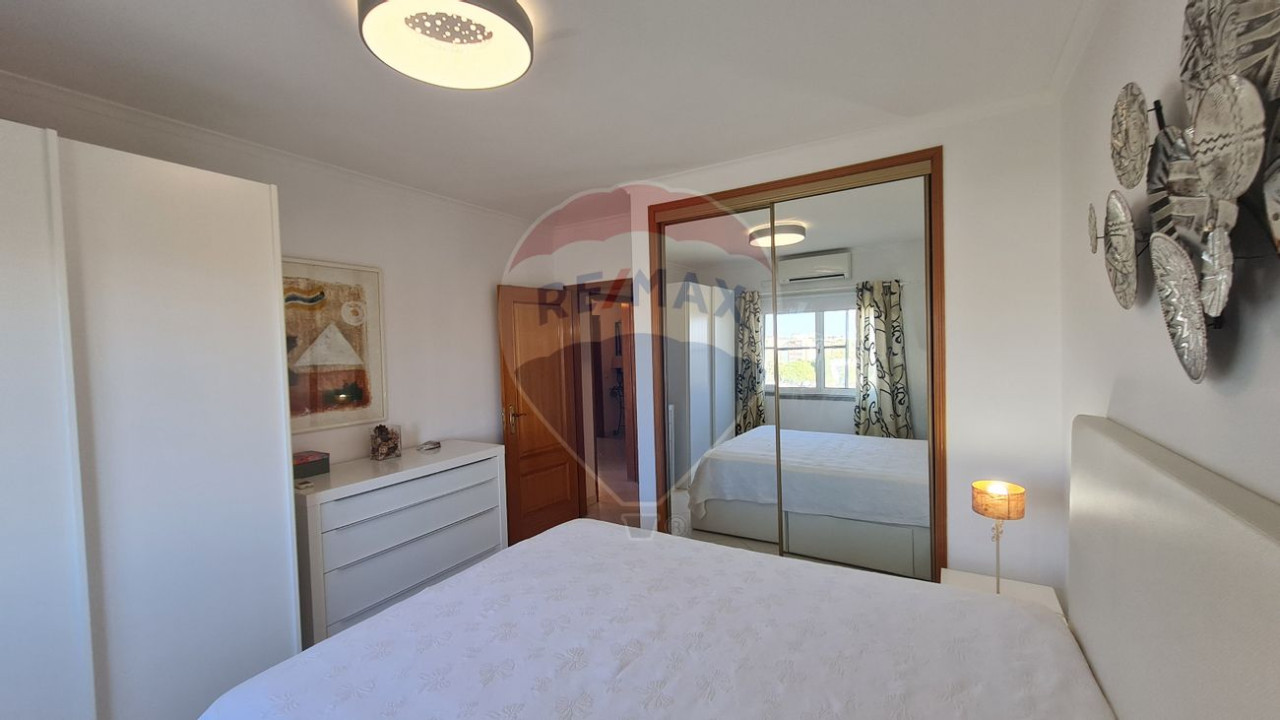 Apartamento T2 para Venda em Quarteira Foto 23