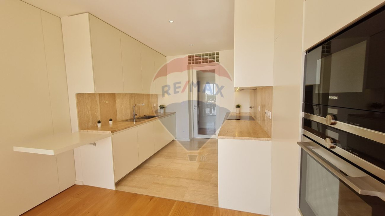 Apartamento T2 para Venda em Quarteira Foto 17