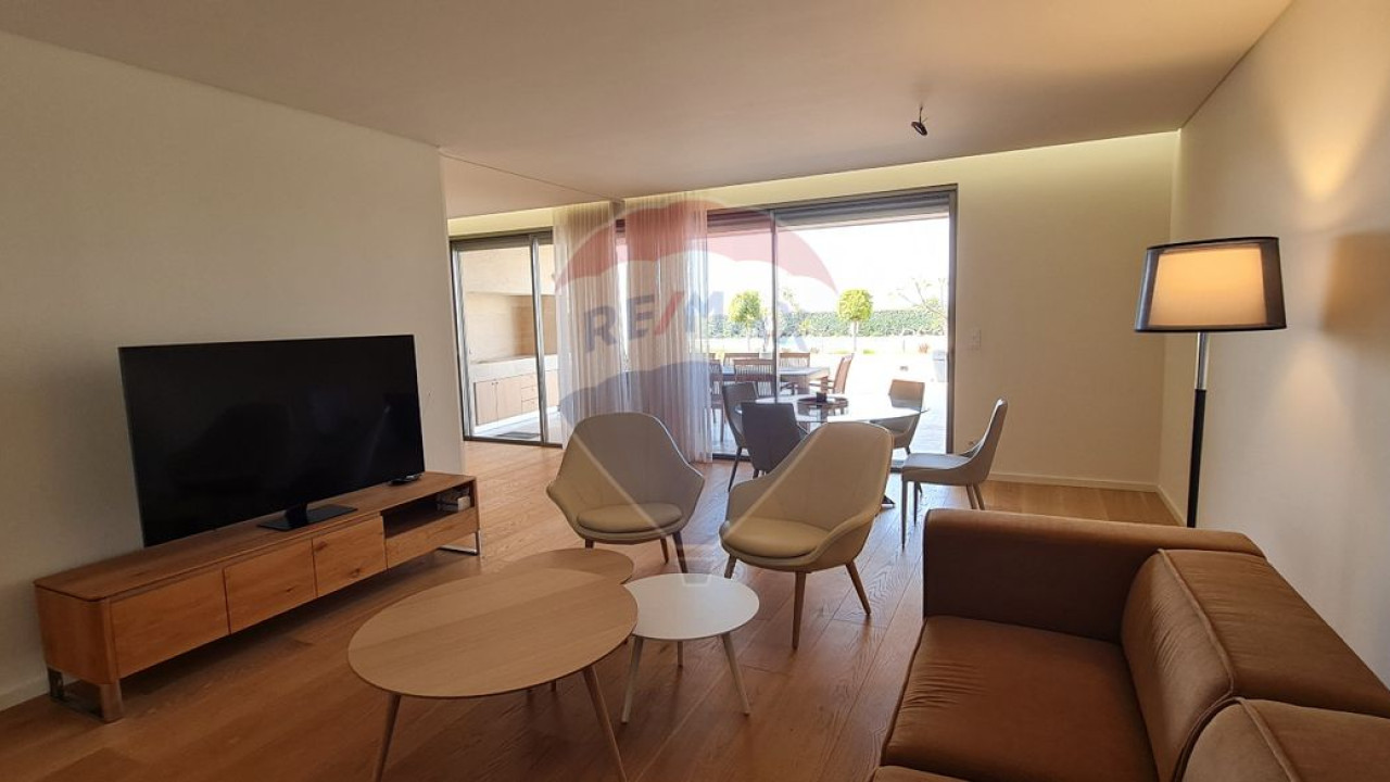 Apartamento T2 para Venda em Quarteira Foto 3