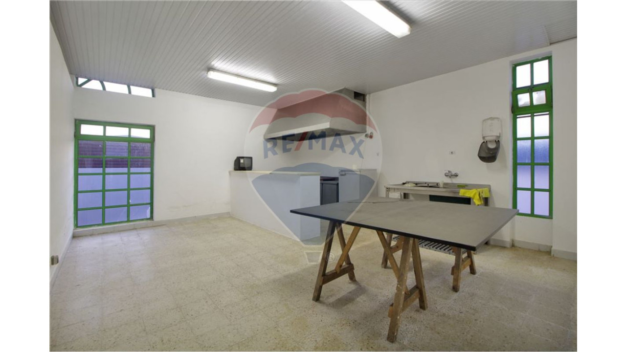 Armazém para Venda em Estômbar e Parchal Foto 12