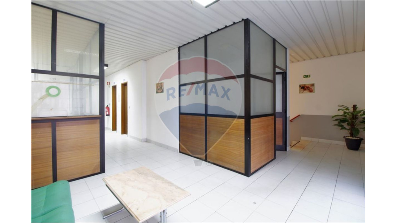 Armazém para Venda em Estômbar e Parchal Foto 6