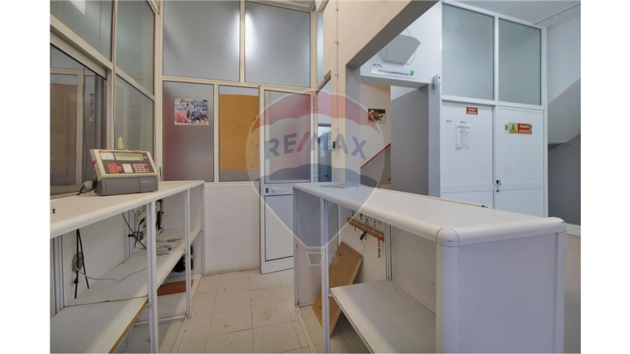 Armazém para Venda em Estômbar e Parchal Foto 4