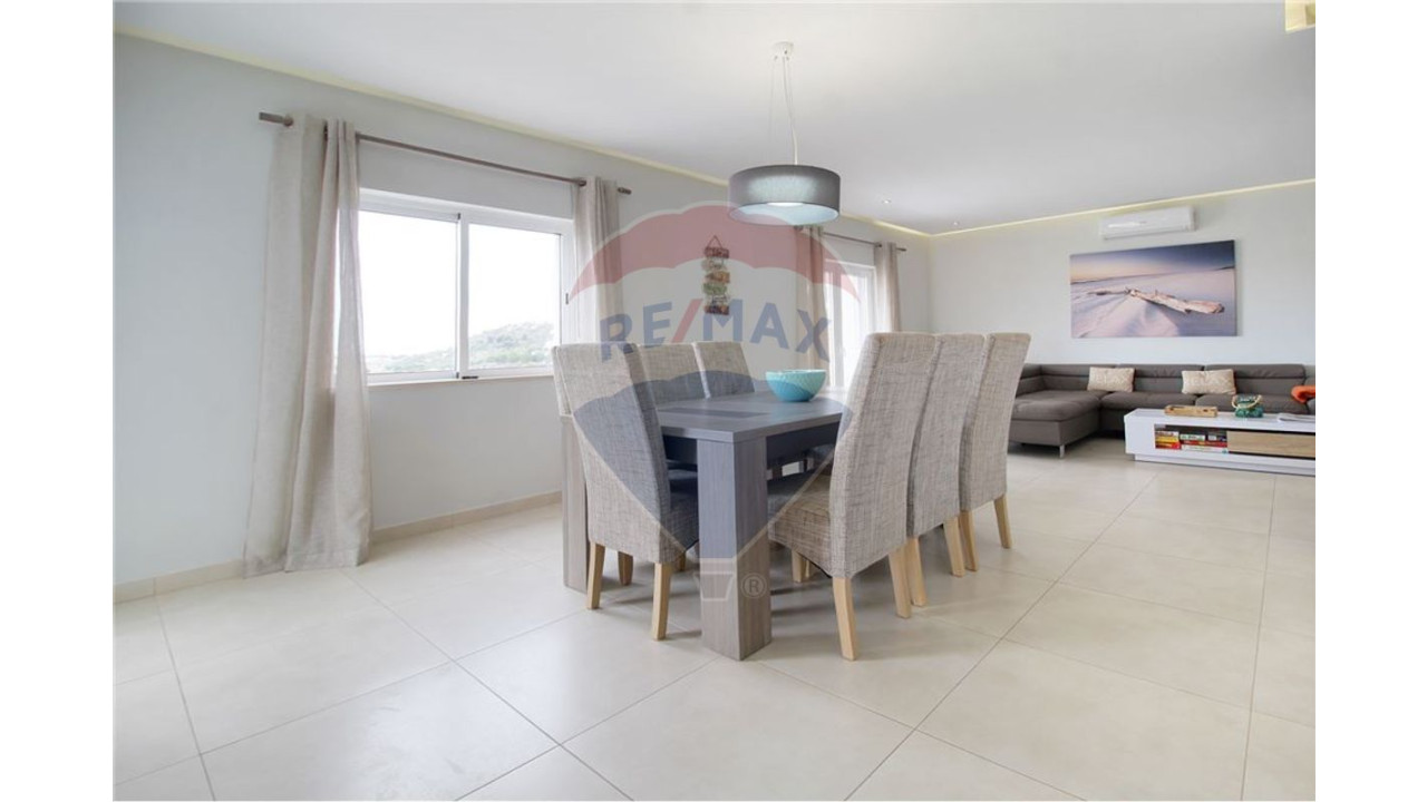 Moradia T5 para Venda em Albufeira e Olhos de Água Foto 8
