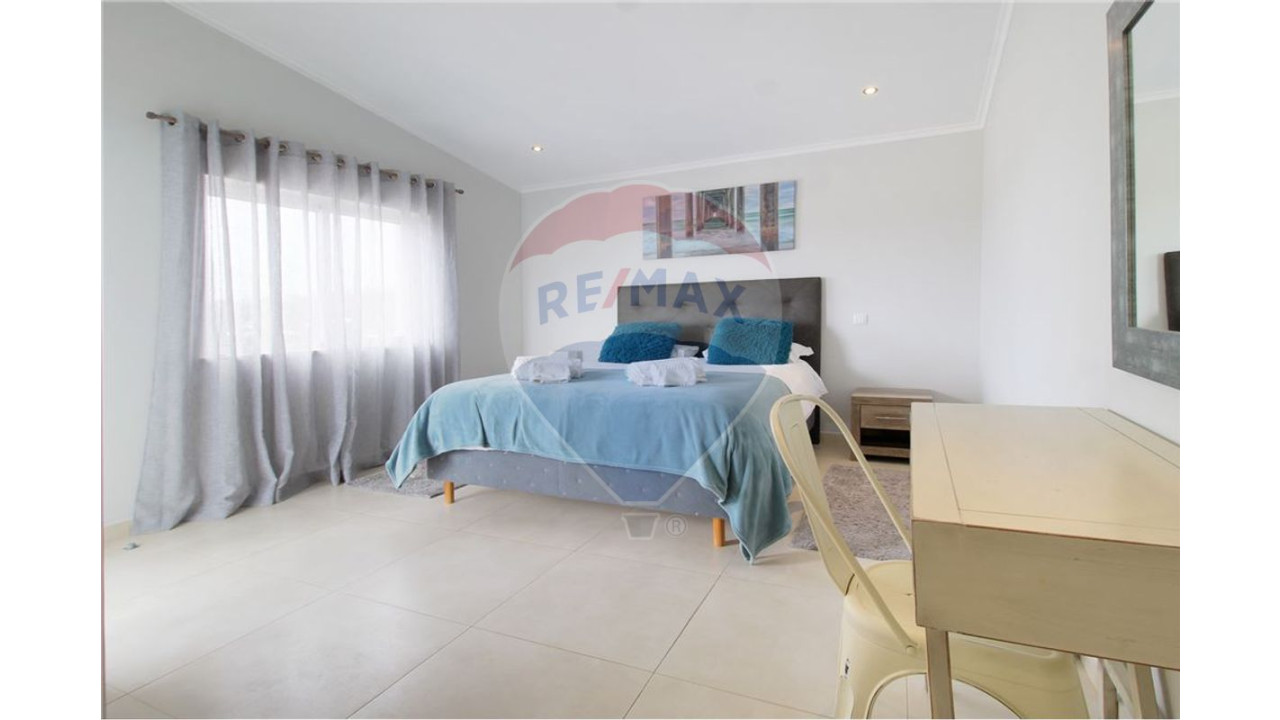 Moradia T5 para Venda em Albufeira e Olhos de Água Foto 11