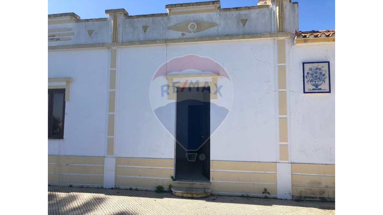 Moradia T4 para Venda em Alcantarilha e Pêra