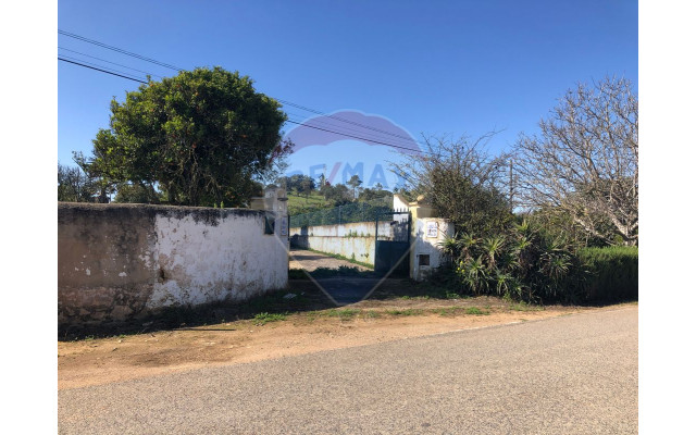 Moradia T4 para Venda em Alcantarilha e Pêra