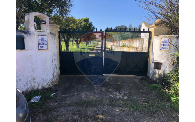 Moradia T4 para Venda em Alcantarilha e Pêra