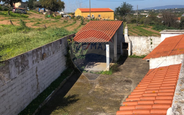 Moradia T4 para Venda em Alcantarilha e Pêra