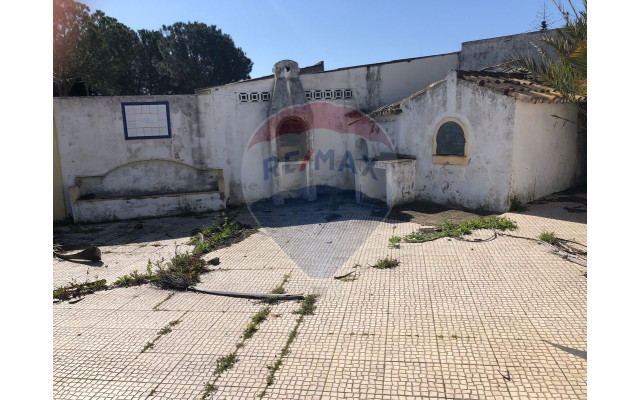 Moradia T4 para Venda em Alcantarilha e Pêra
