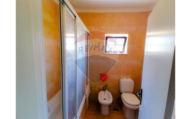 Moradia T5 para Venda em Albufeira e Olhos de Água
