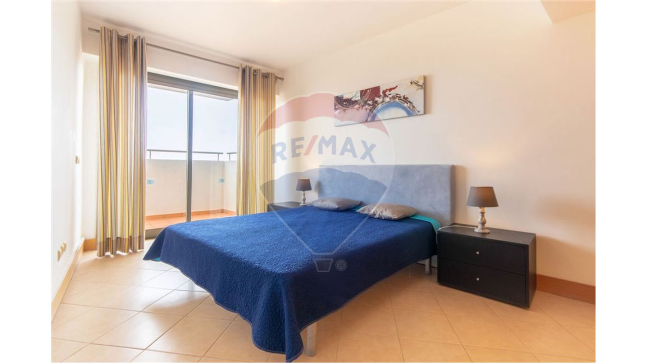 Apartamento T4 para Venda em Portimão Foto 7