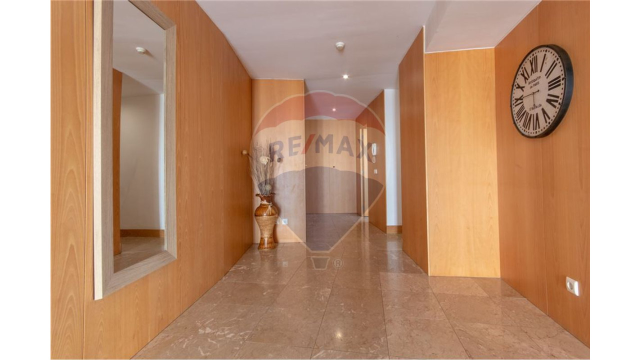 Apartamento T4 para Venda em Portimão Foto 3