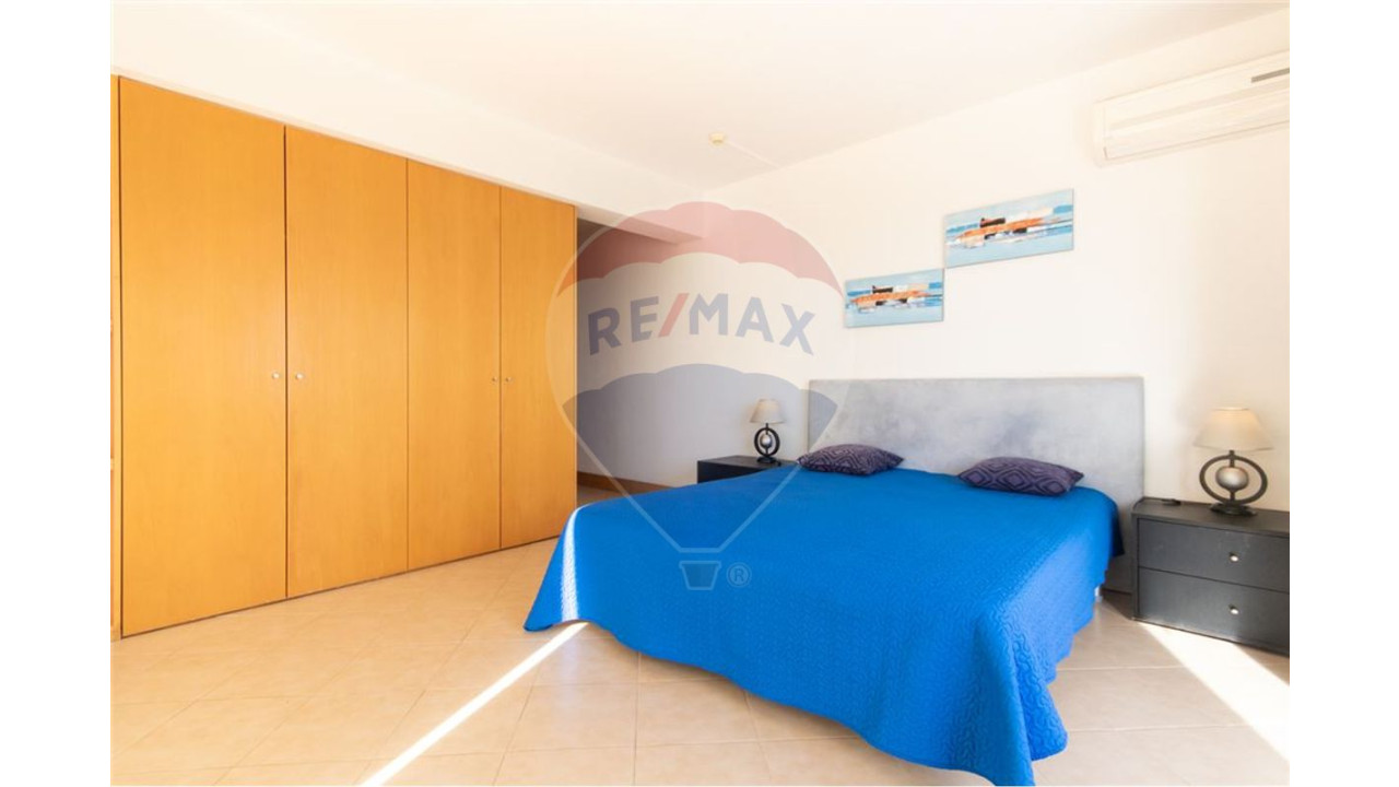 Apartamento T4 para Venda em Portimão Foto 12