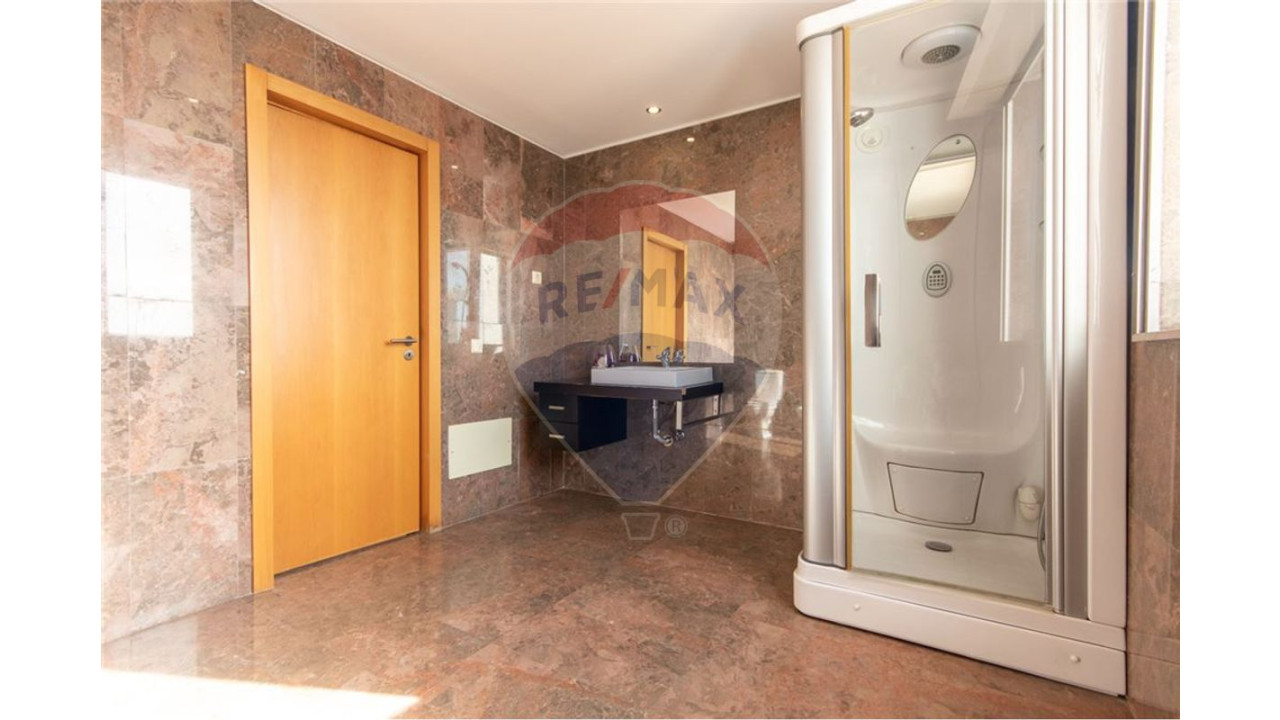 Apartamento T4 para Venda em Portimão Foto 10