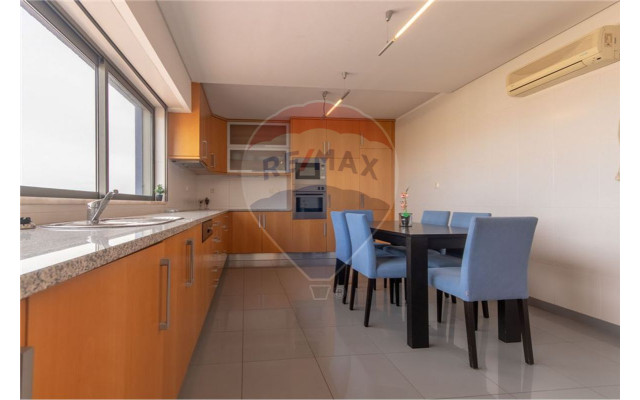 Apartamento T4 para Venda em Portimão