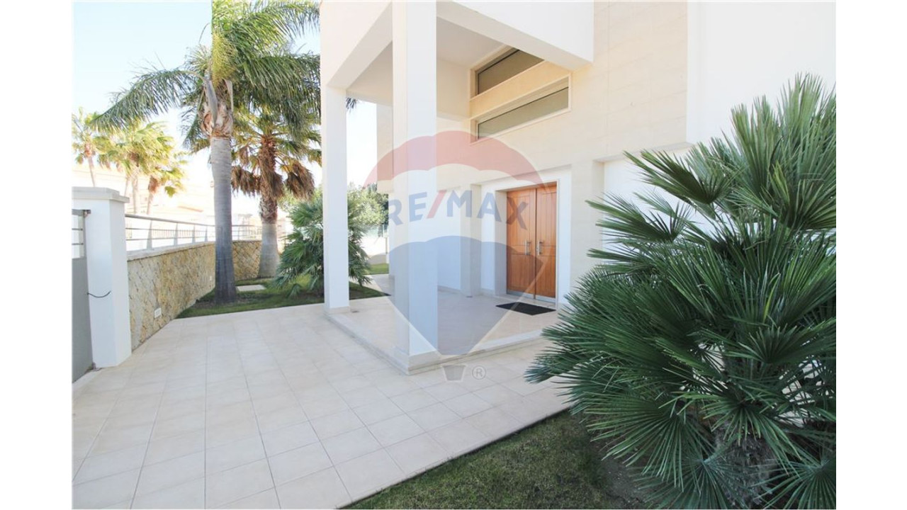 Moradia T5 para Venda em Albufeira e Olhos de Água Foto 3