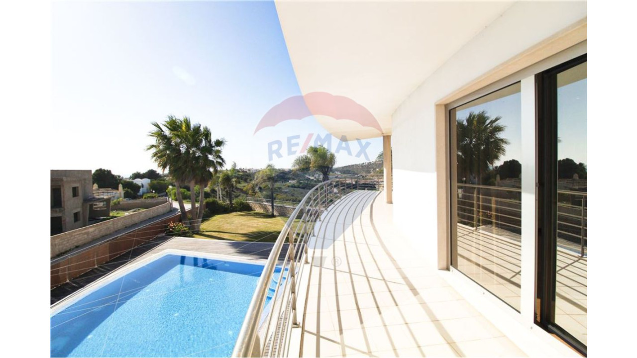 Moradia T5 para Venda em Albufeira e Olhos de Água Foto 20