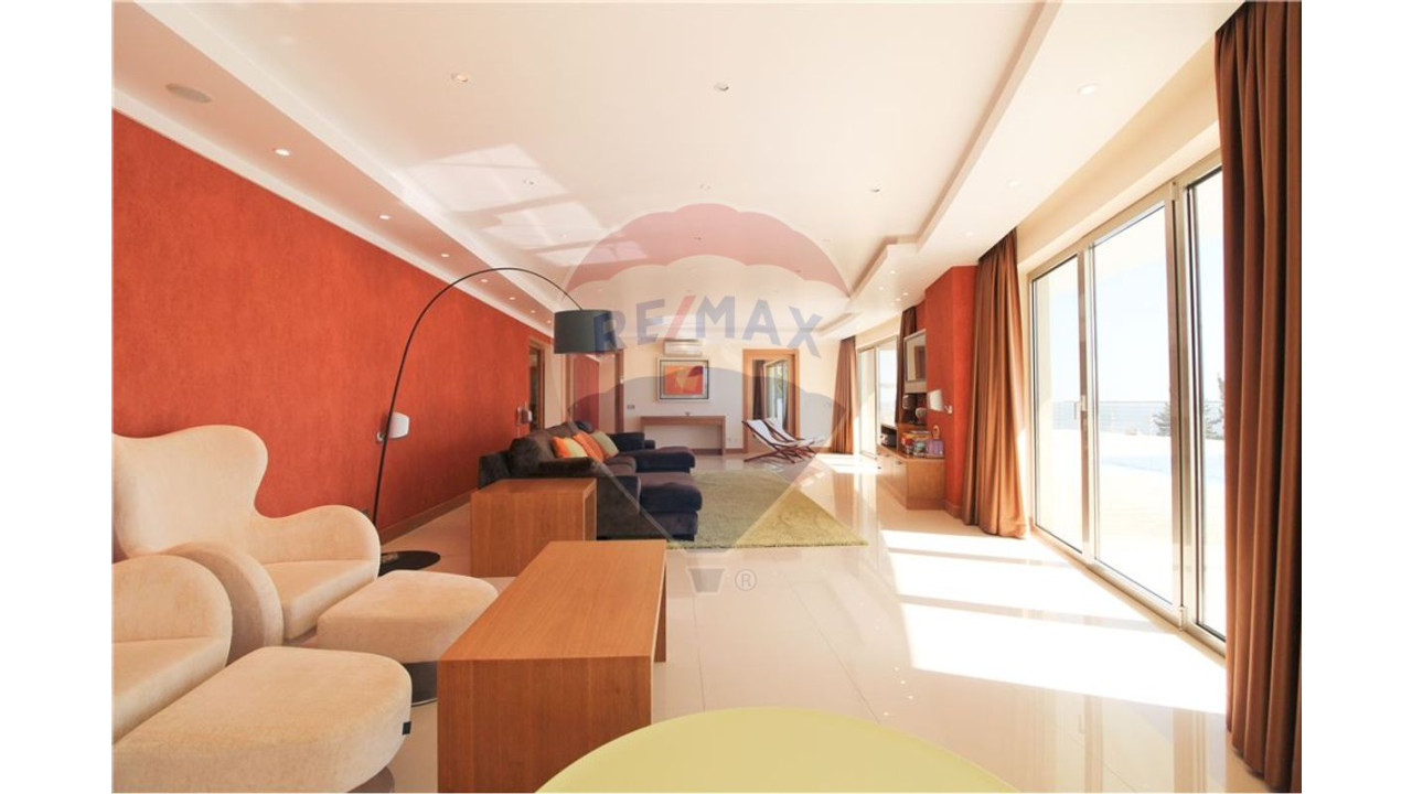 Moradia T5 para Venda em Albufeira e Olhos de Água Foto 8