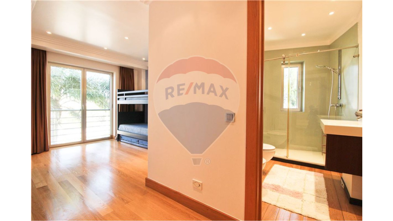 Moradia T5 para Venda em Albufeira e Olhos de Água Foto 12