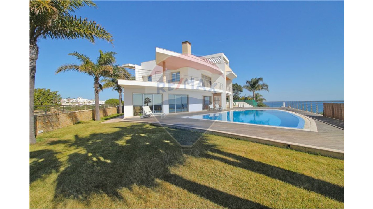 Moradia T5 para Venda em Albufeira e Olhos de Água