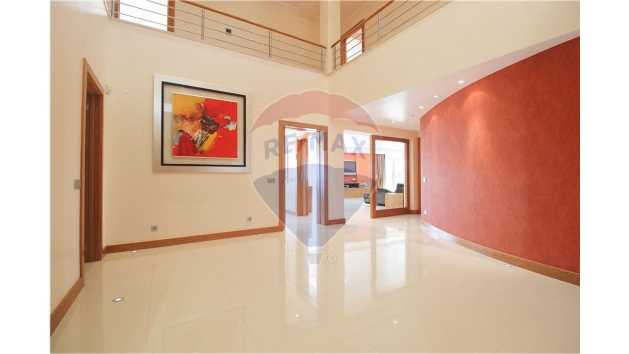 Moradia T5 para Venda em Albufeira e Olhos de Água Foto 6