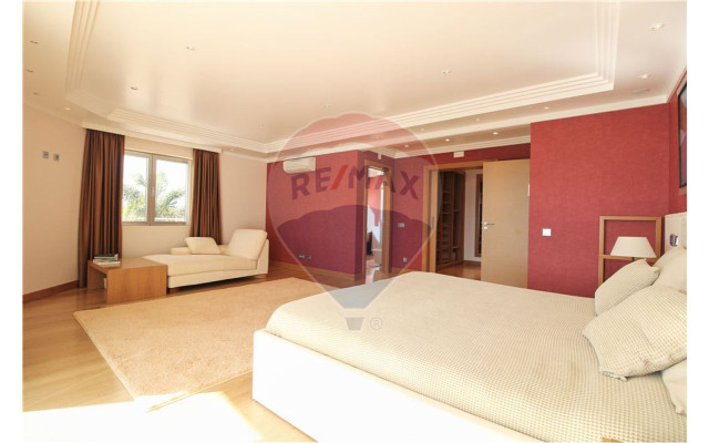 Moradia T5 para Venda em Albufeira e Olhos de Água