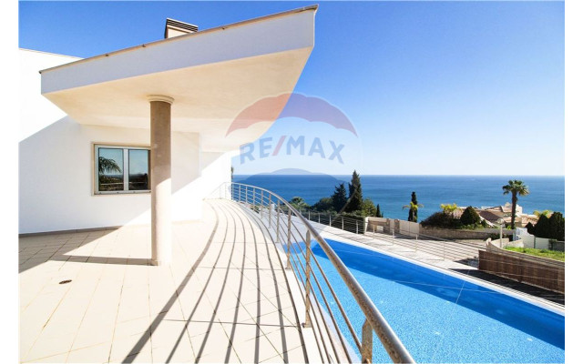 Moradia T5 para Venda em Albufeira e Olhos de Água