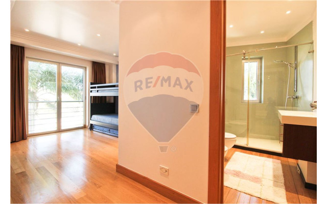 Moradia T5 para Venda em Albufeira e Olhos de Água