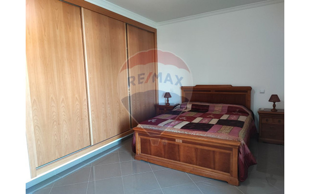 Moradia T4 para Venda em Ferreiras