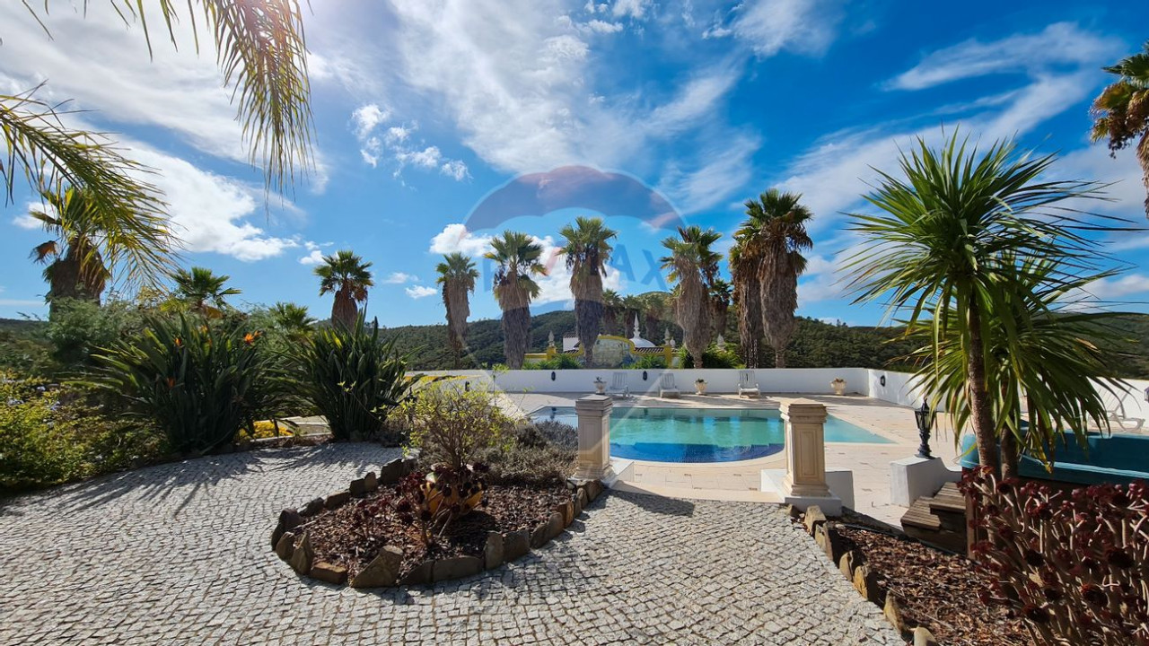 Moradia T6 para Venda em São Barnabe Foto 1