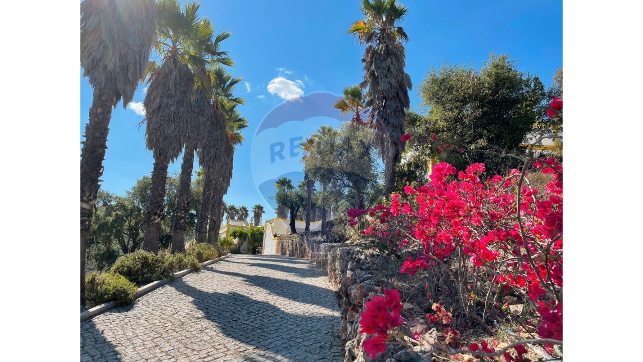 Moradia T6 para Venda em São Barnabe Foto 4