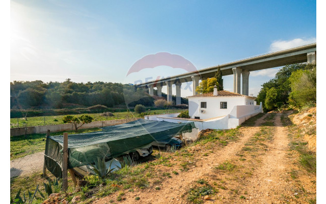 Moradia T3 para Venda em Alcantarilha e Pêra