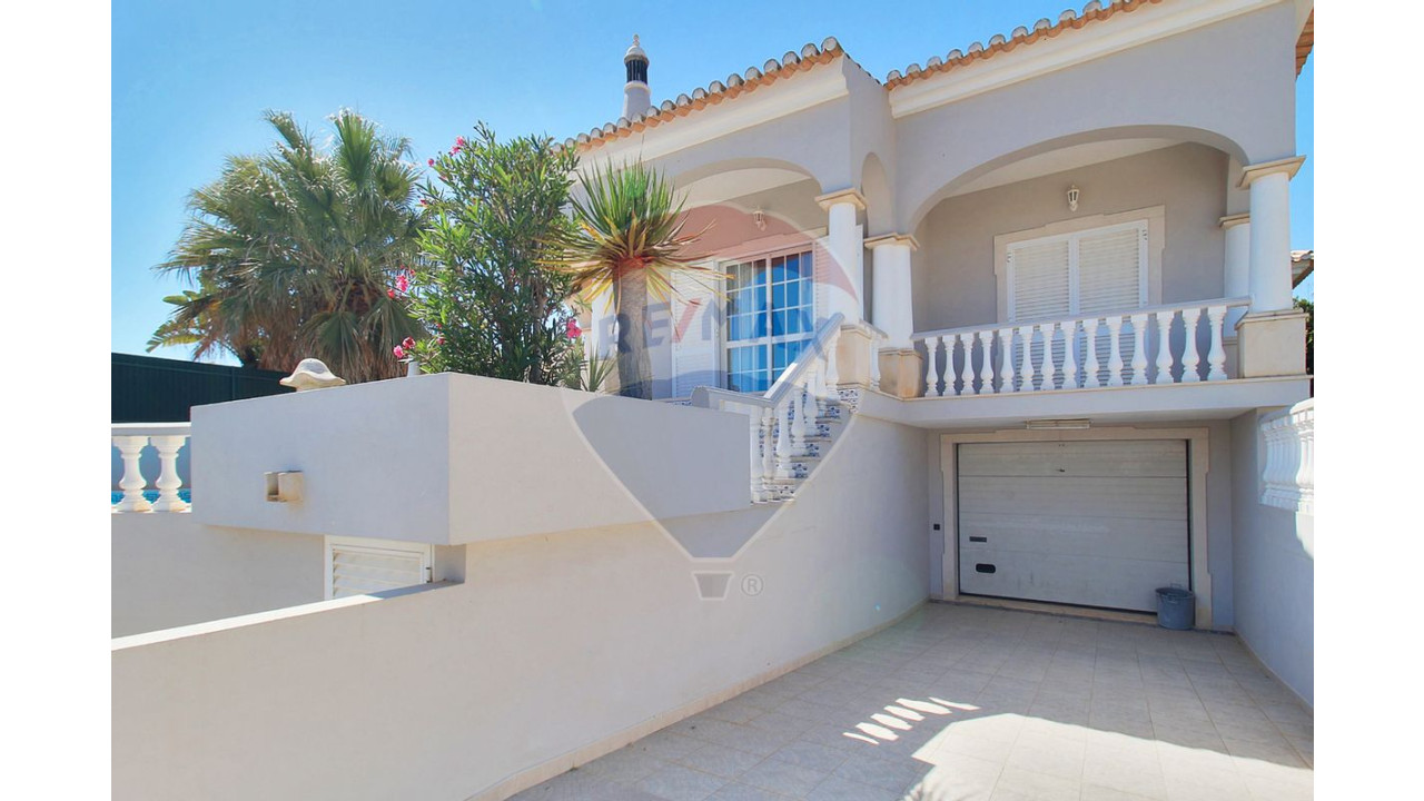 Moradia T4 para Venda em Albufeira e Olhos de Água Foto 3