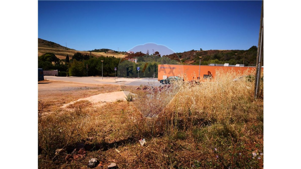 Terreno P/ Prédio para Venda em Budens Foto 4
