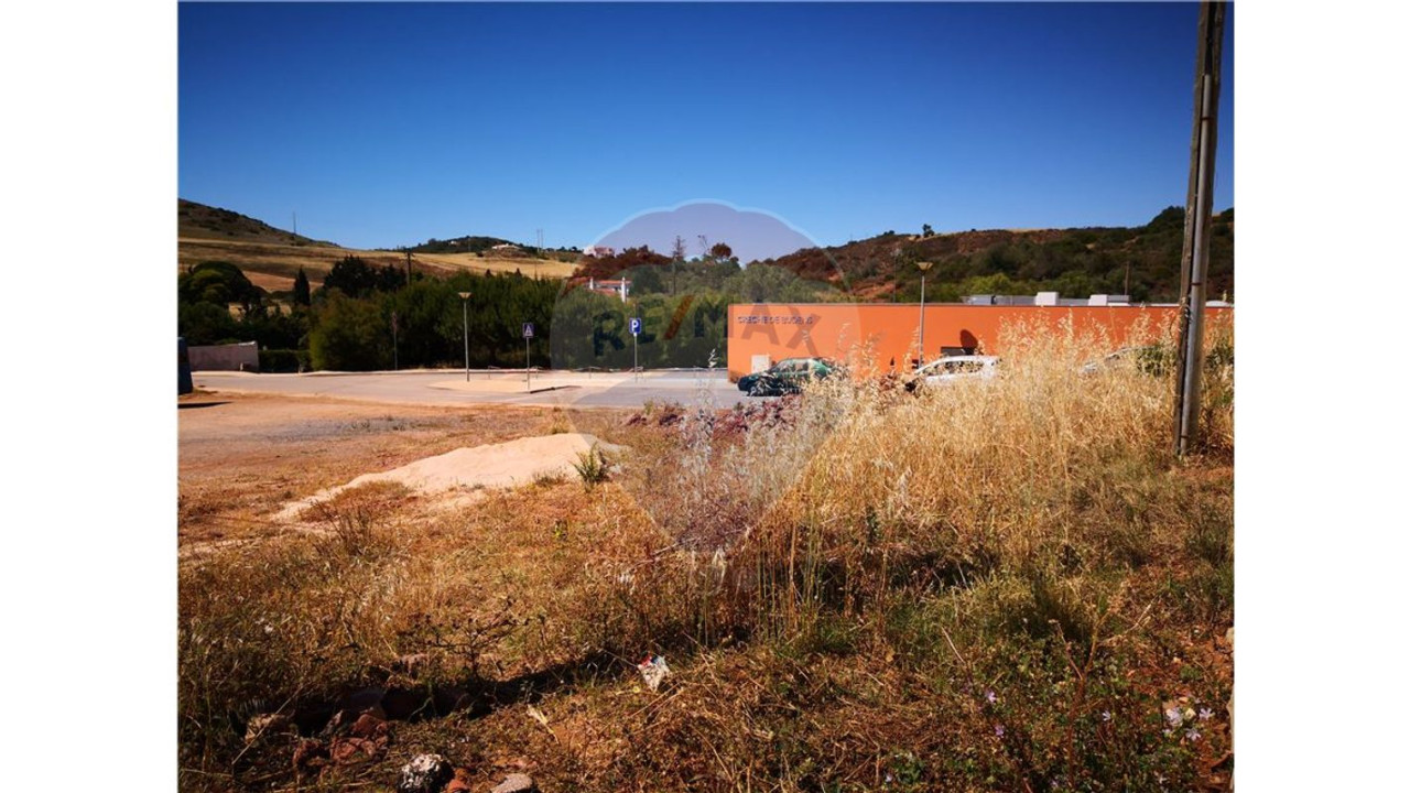 Terreno P/ Prédio para Venda em Budens Foto 3