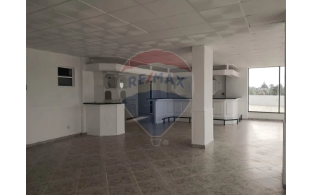 Loja para Venda em Albufeira e Olhos de Água