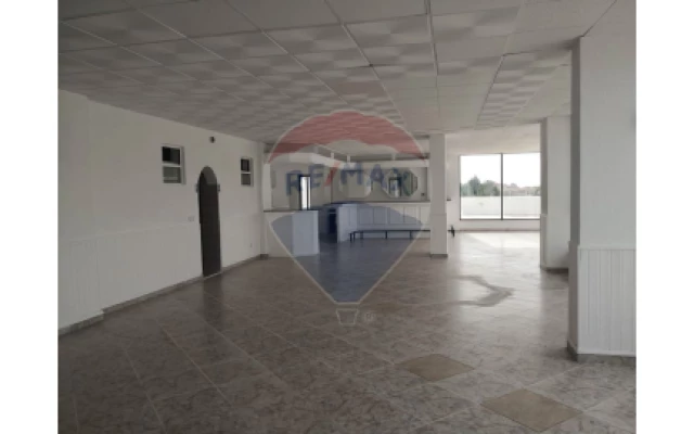 Loja para Venda em Albufeira e Olhos de Água