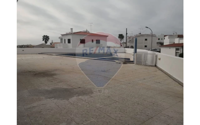 Loja para Venda em Albufeira e Olhos de Água Foto 10