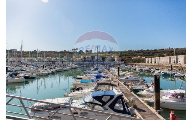 Negócio para Venda em Albufeira e Olhos de Água