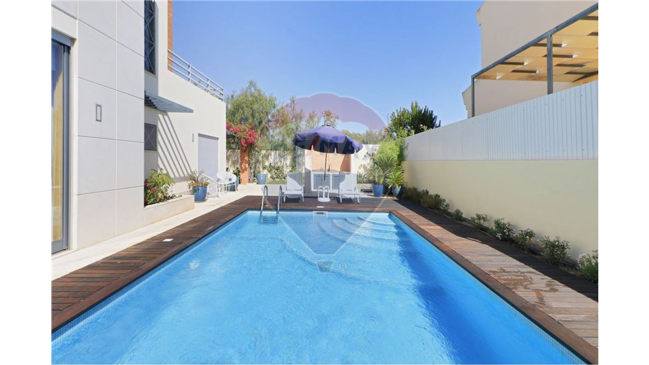 Moradia T4 para Venda em Albufeira e Olhos de Água Foto 4